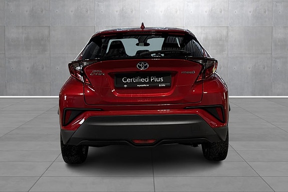 Toyota C-HR 4 of 19