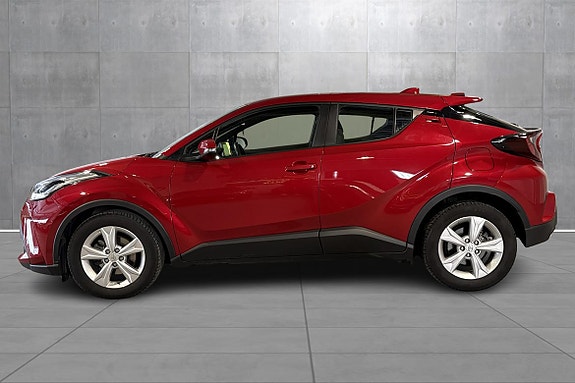 Toyota C-HR 2 of 19