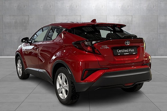 Toyota C-HR 3 of 19