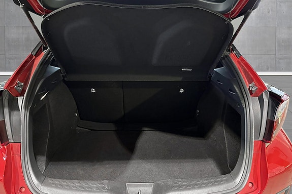 Toyota C-HR 18 of 19