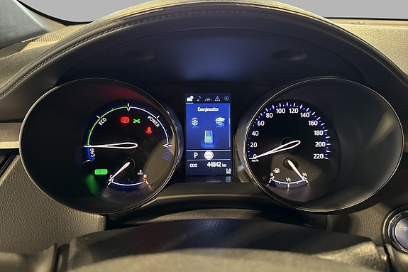 Toyota C-HR 12 of 19