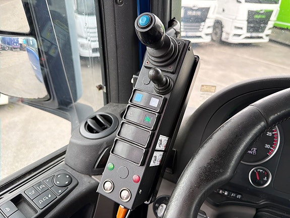 MAN TGX 35.580 8X4-4 BL 22 of 24