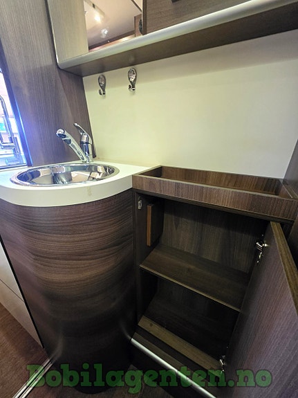 Neo Traveller Voyager XS | 150 hk / Lav km / Vinterpakke / Truma Combi Diesel / Solcelle / Lithium / Sykkelstativ / Ryggekamera +++ 30 of 30