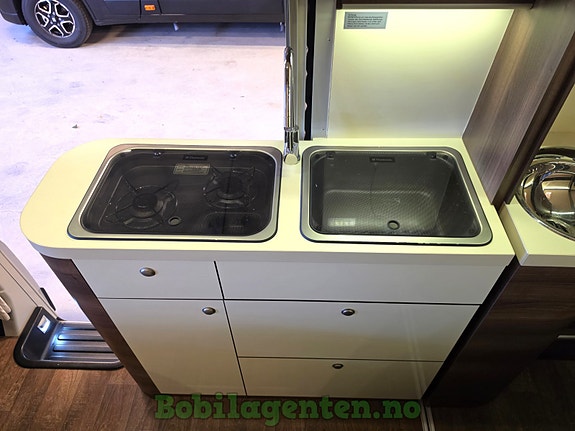 Neo Traveller Voyager XS | 150 hk / Lav km / Vinterpakke / Truma Combi Diesel / Solcelle / Lithium / Sykkelstativ / Ryggekamera +++ 16 of 30