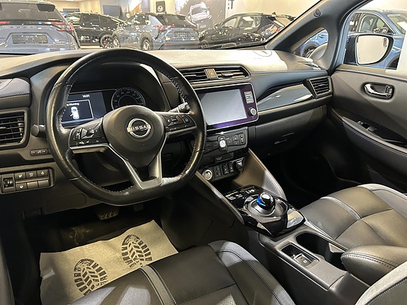 Nissan Leaf 9 of 11