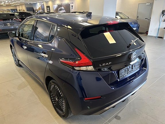 Nissan Leaf 4 of 11