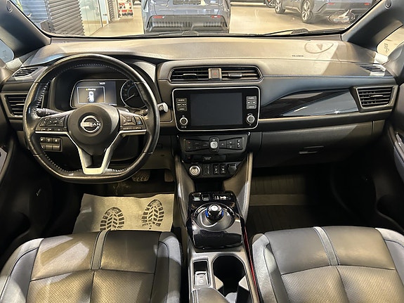 Nissan Leaf 8 of 11