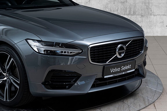 Volvo V90 2 of 30