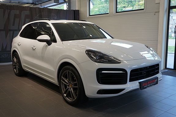 Porsche Cayenne 10 of 30