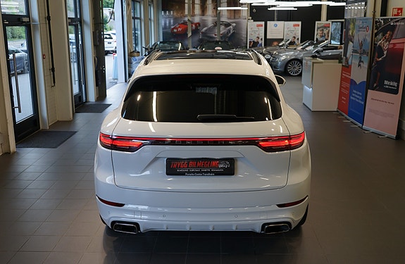 Porsche Cayenne 6 of 30