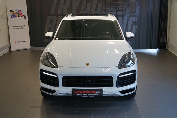 Porsche Cayenne 12 of 30