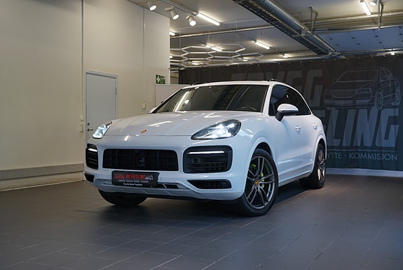Porsche Cayenne 3 of 30