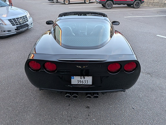 Chevrolet Corvette 9 of 30