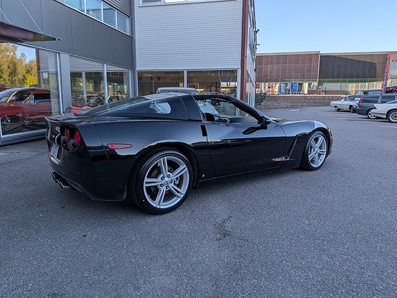 Chevrolet Corvette 4 of 30