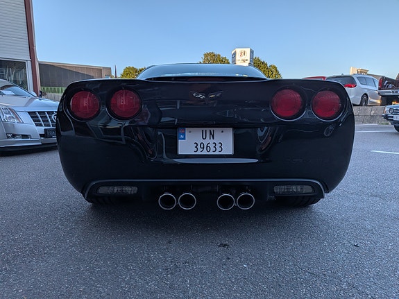 Chevrolet Corvette 8 of 30