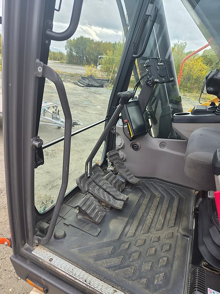Volvo EC300EL 12 of 22