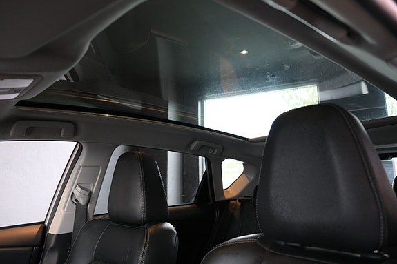 Toyota Auris 8 of 29