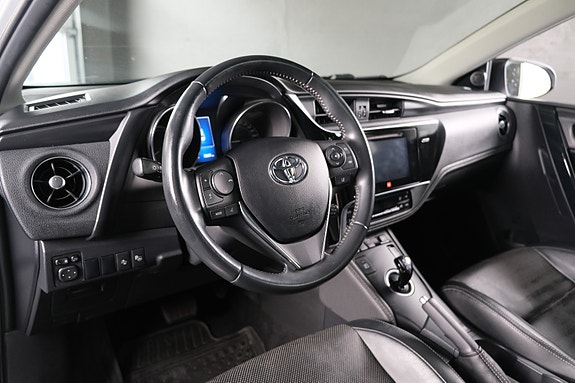 Toyota Auris 10 of 29