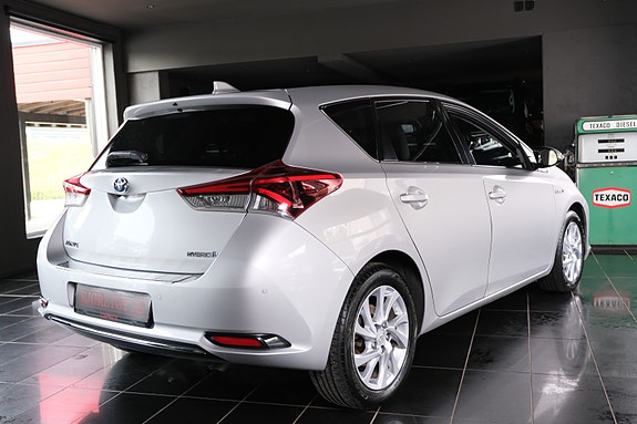 Toyota Auris 3 of 29