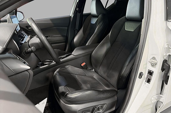Toyota C-HR 11 of 27