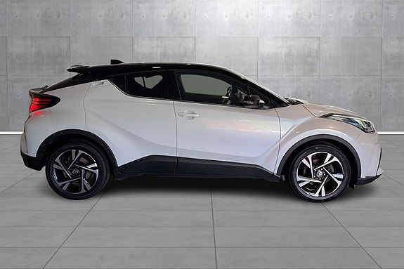 Toyota C-HR 6 of 27