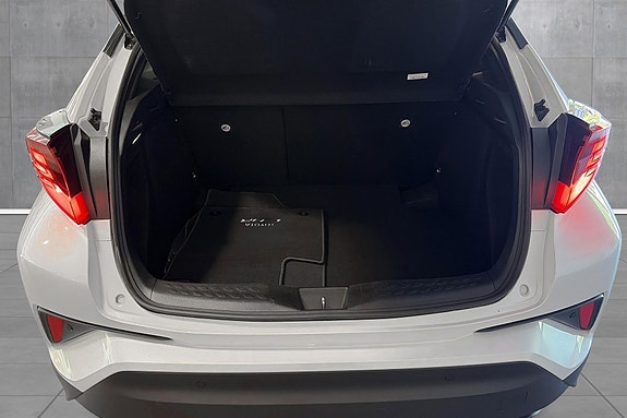 Toyota C-HR 13 of 27