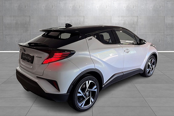 Toyota C-HR 5 of 27