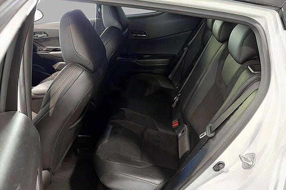 Toyota C-HR 12 of 27