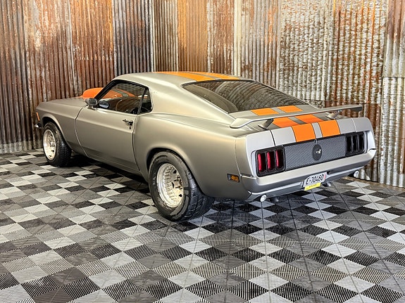 Ford Mustang 11 of 30