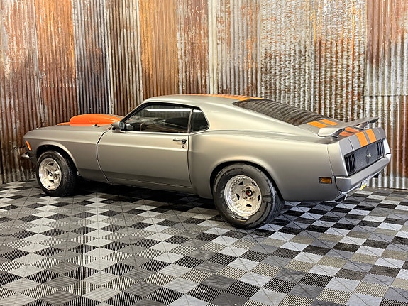 Ford Mustang 12 of 30