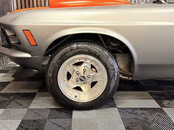 Ford Mustang 15 of 30