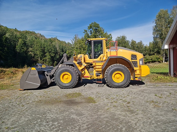 Volvo L180H 2 of 20