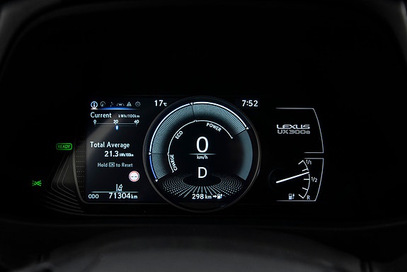 Lexus UX300e 13 of 29