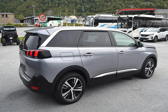 Peugeot 5008 4 of 11