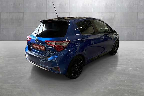 Toyota Yaris 8 of 27