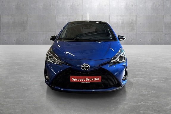 Toyota Yaris 2 of 27
