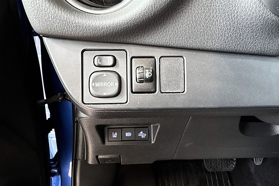 Toyota Yaris 24 of 27