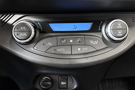 Toyota Yaris 21 of 27