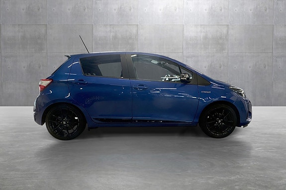 Toyota Yaris 4 of 27