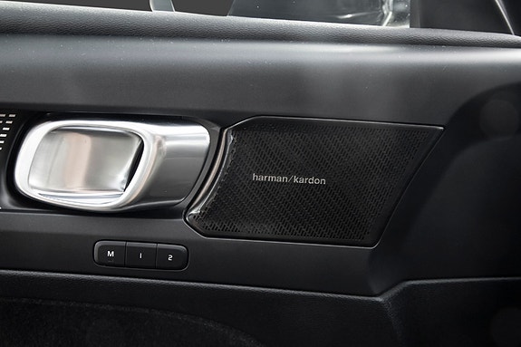 Volvo XC40 19 of 30