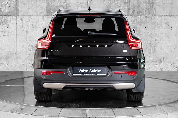 Volvo XC40 7 of 30