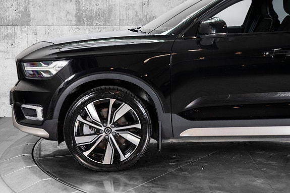 Volvo XC40 5 of 30
