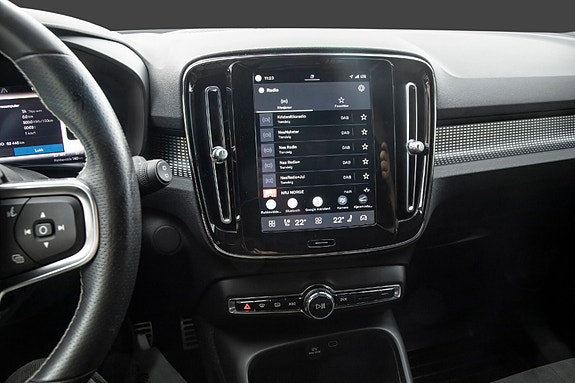 Volvo XC40 13 of 30