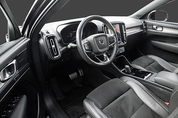 Volvo XC40 18 of 30