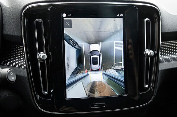 Volvo XC40 14 of 30