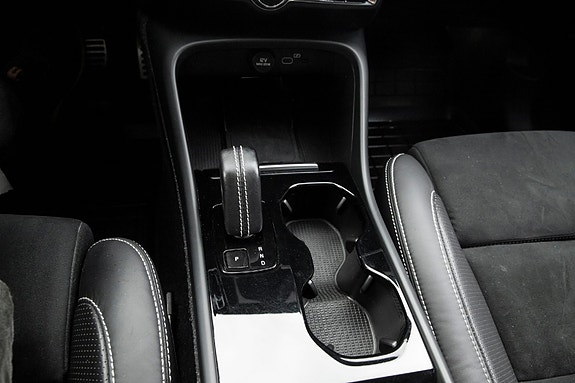 Volvo XC40 17 of 30