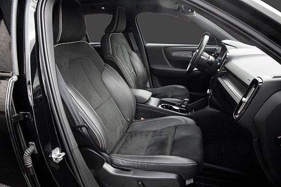Volvo XC40 21 of 30