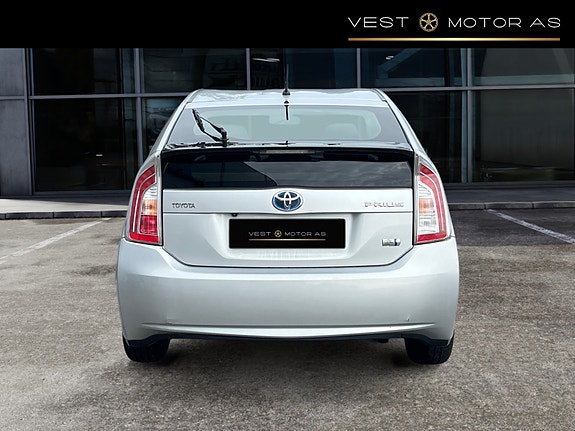 Toyota Prius 6 of 25