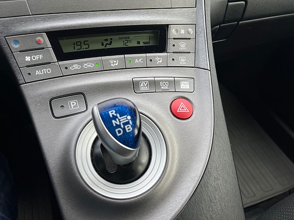 Toyota Prius 19 of 25