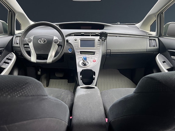 Toyota Prius 14 of 25